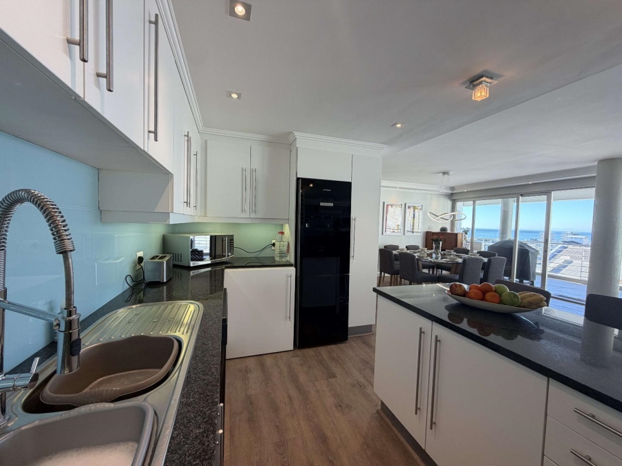 To Let 3 Bedroom Property for Rent in Sea Point Western Cape